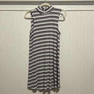 Women’s striped v back with high button neck dress; size large